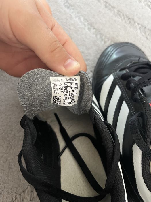 Ghete fotbal adidas marimea 31,5