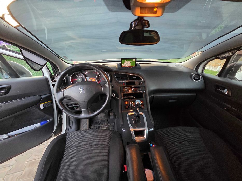 Peugeot 5008 1.6 HDi -Декември 2010, Ван, Употребяван автомобил, В добро състояние, Дизел, 285 000км, Автоматични скорости, 112к.с., EURO 5, 1600см3,