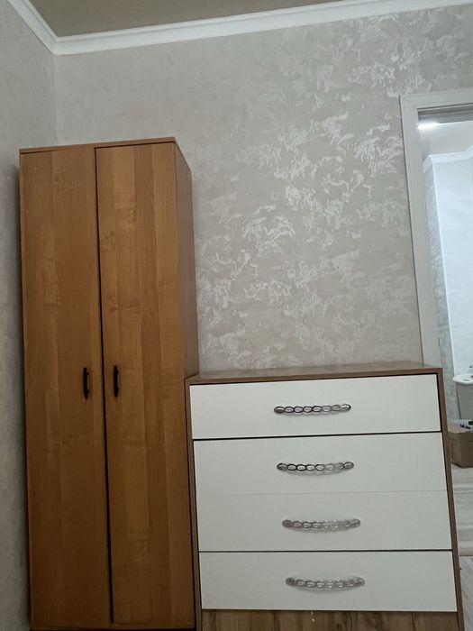 Продаю шкаф и тумбу