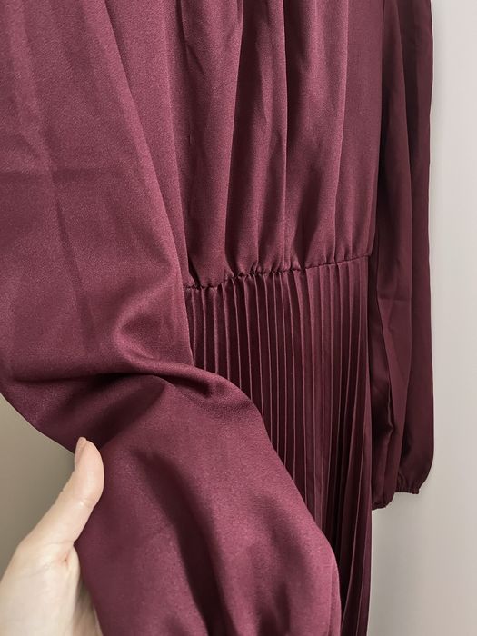 Разкроена елегантна рокля