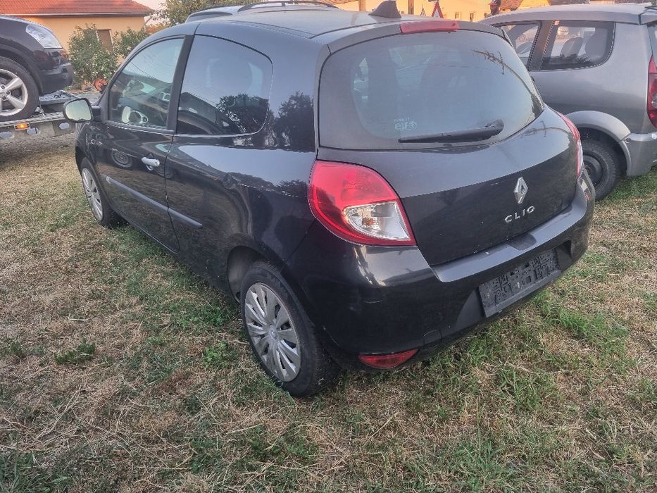RENAULT Clio 2010 — imagine 4