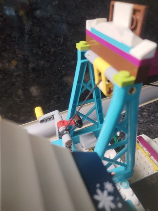 Конструктор LEGO Friends - Лифт в зимния курорт (41324)