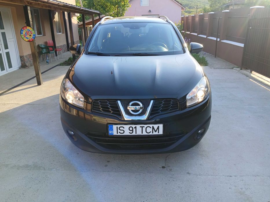 Vând Nissan Qashqai 1,6 diesel