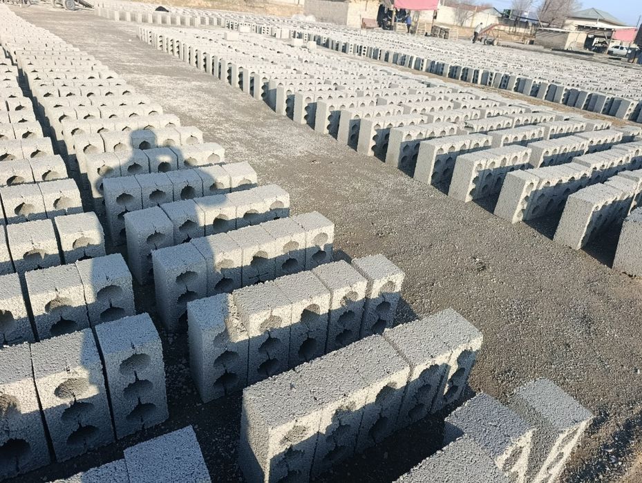 Шлакаблок прадаётся