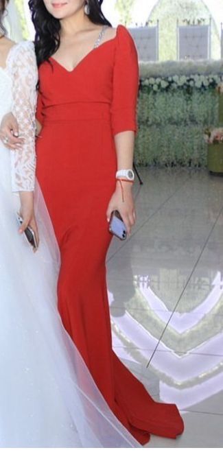 Вечерние платья в отличном состояние