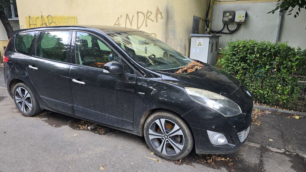 RENAULT Grand Scenic 2011 — imagine 3