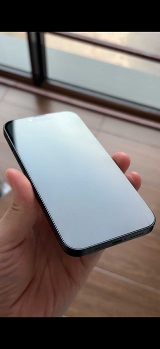 Продам IPhone 13 128 gb black