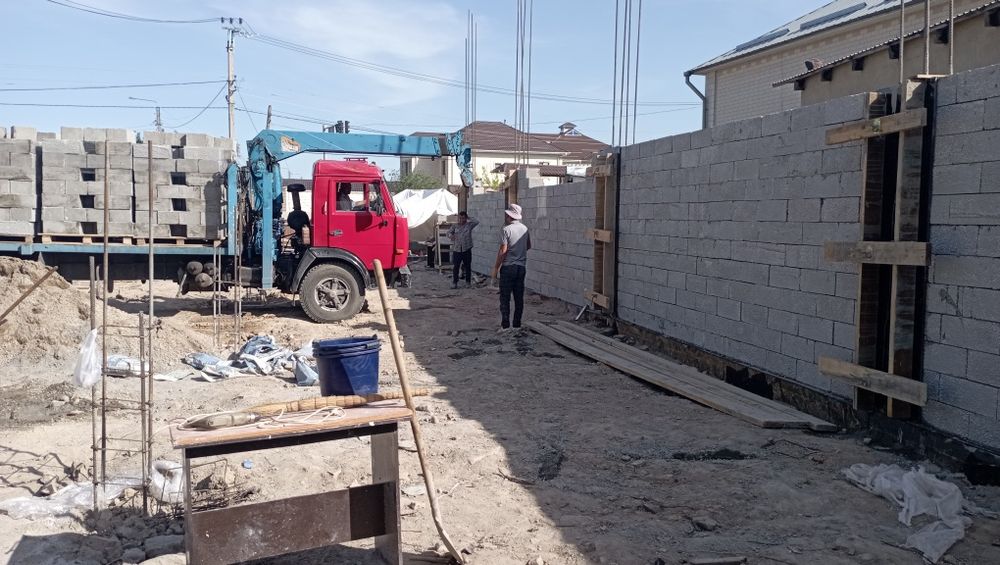 Бригада строителей