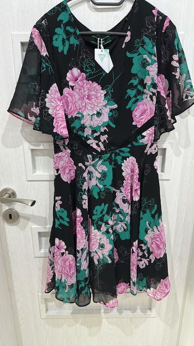 Дамски рокли Guess