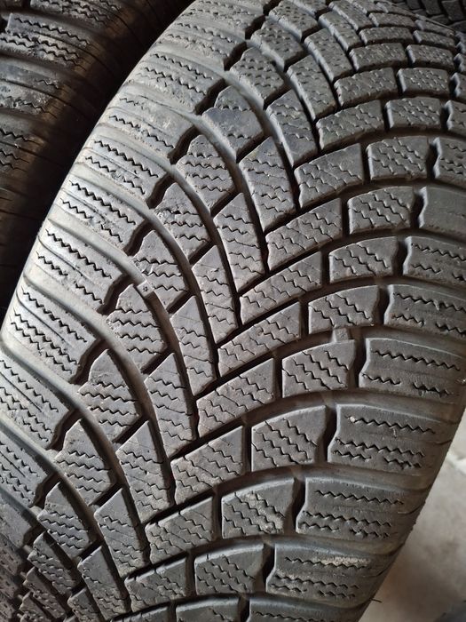 2 Anvelope de iarnă 235 55 r17 Bridgestone