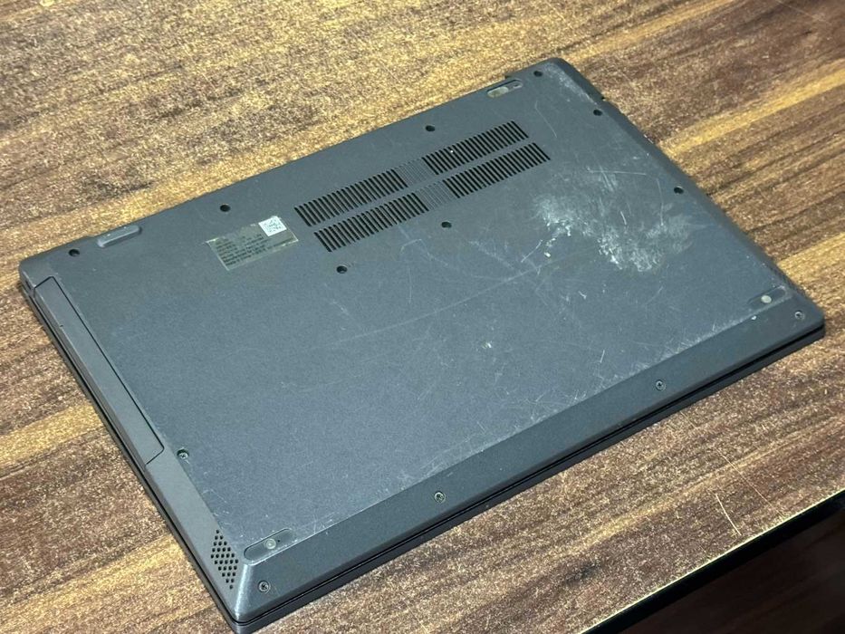Лаптоп Lenovo v155-15API