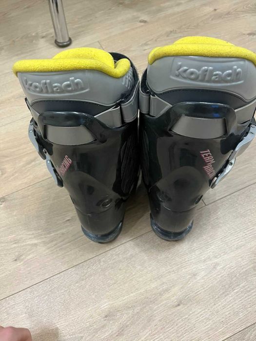 Ски обувки 284мм / размер 35 ЕU