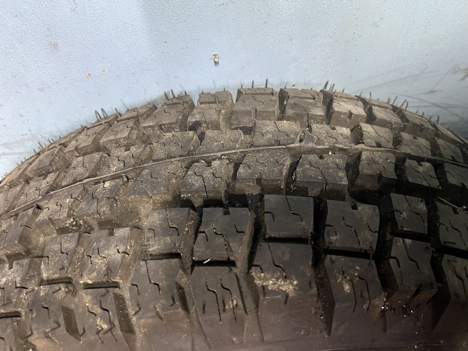 Пакрышка с диском от уазика