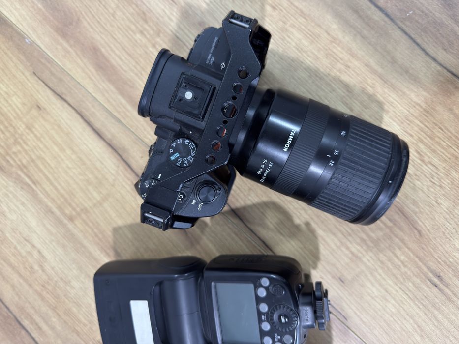 Sony a7 III bundle ( obiectiv tamron 28-75 , stative + blitz godox , trepied )