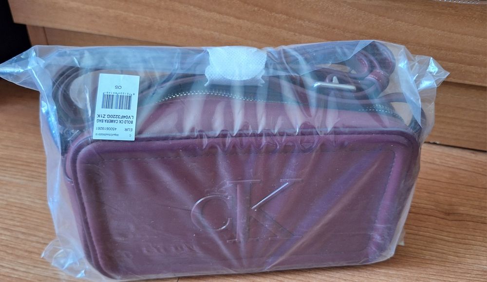 Calvin Klein, geanta crossbody