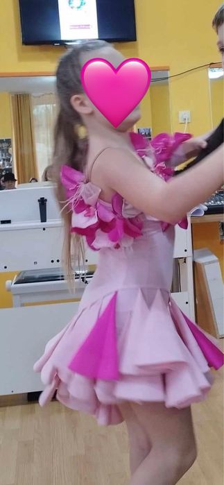 Рокли за спортни танци