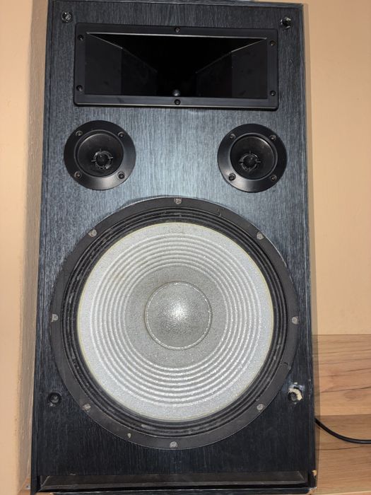 Продавам две 12ски DISKO BOX MODEL:CA180