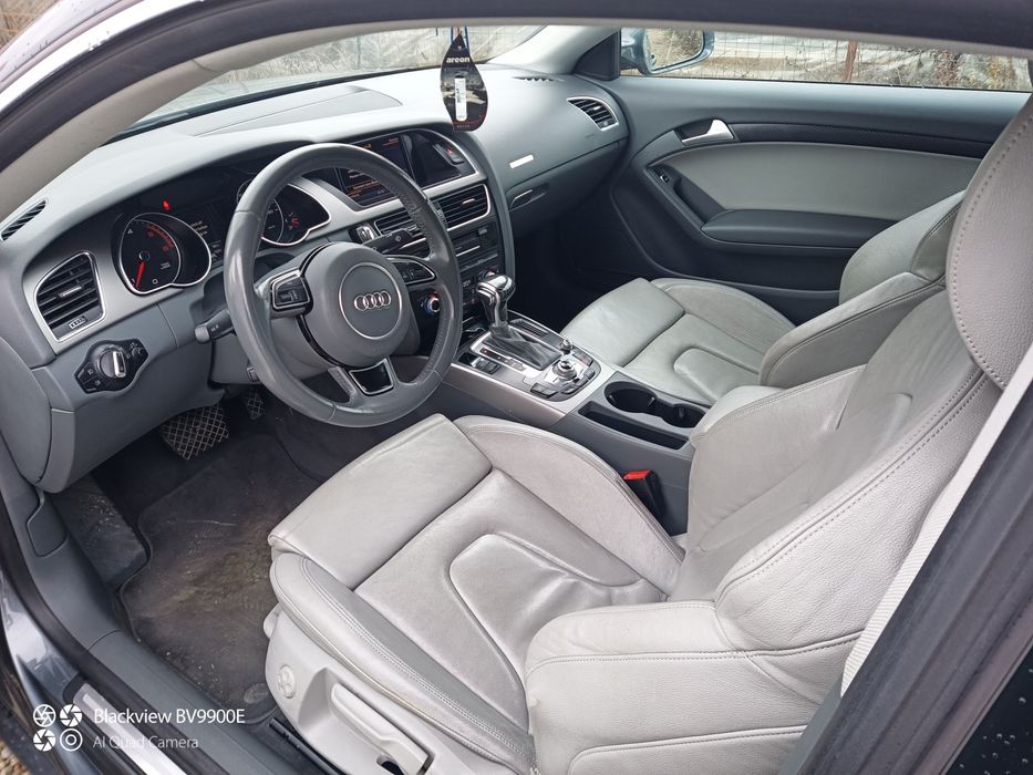 Audi A5 2.0 d automat quattro ușor avariat