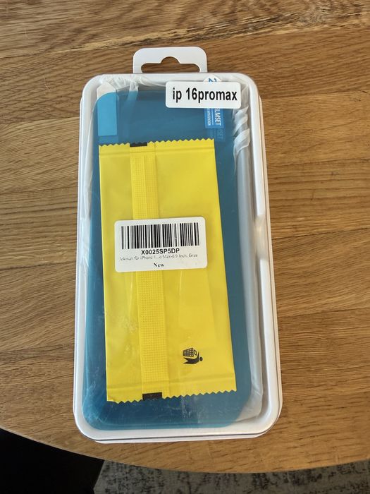 Нов кейс за Iphone 16 pro max с 2 протектора