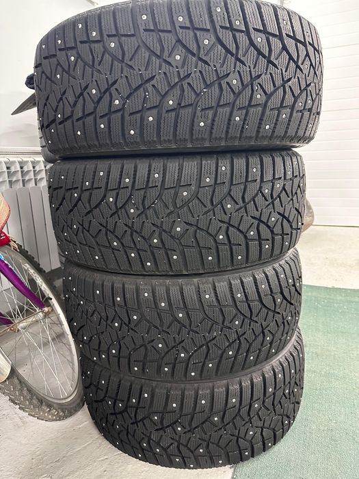 Bridgestone Blizzak Spike-02 245/45 R18