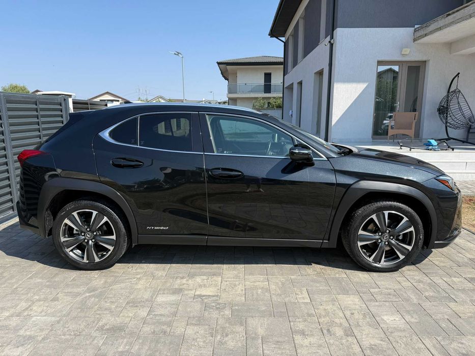 LEXUS UX 2019 — imagine 3