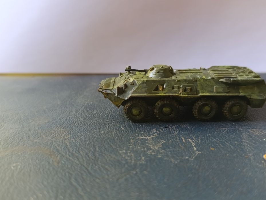 БТР -80 модель  1/100 масштабе