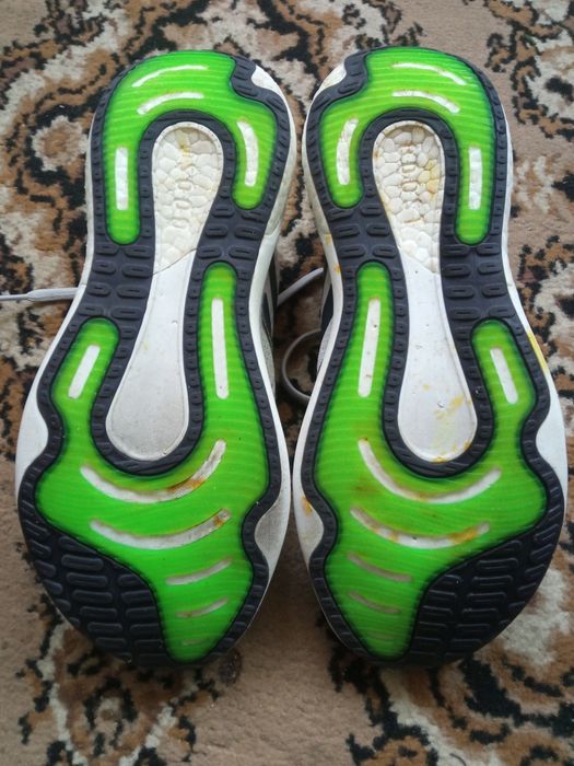 Vând Pantofi sport Adidas Nr 43 1/3 foarte buni