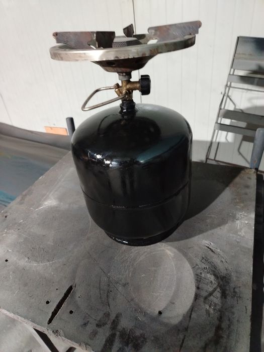 Butelie camping poloneză cu stanță pe ea