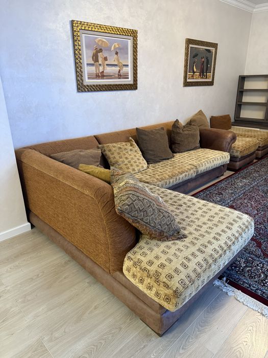 Диван, с подушками