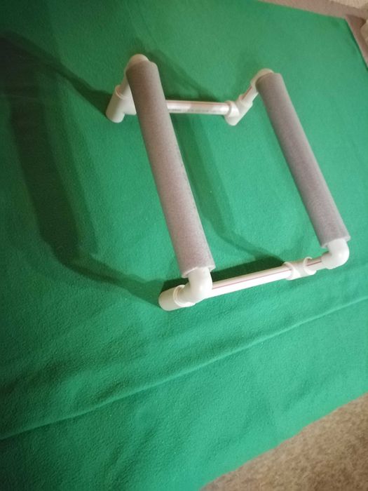 корпус за лодка за захранка