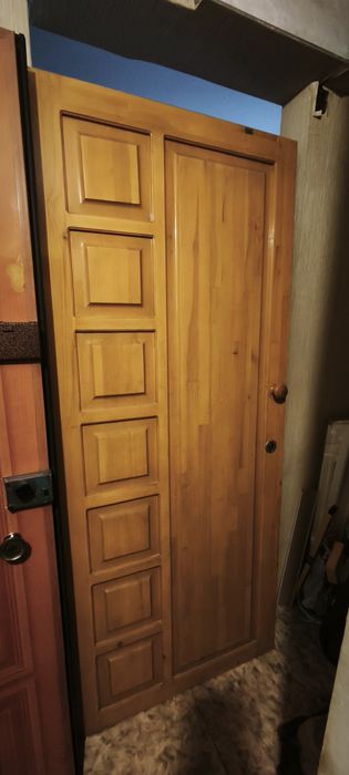 Продажа входной двери .