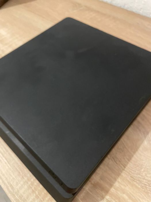 Vand ps4 slim 1 tb