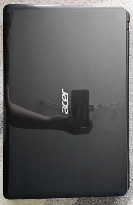 Лаптоп ACER Aspire E1-571G
