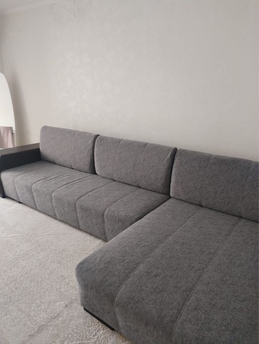 Угловой диван в гостинную