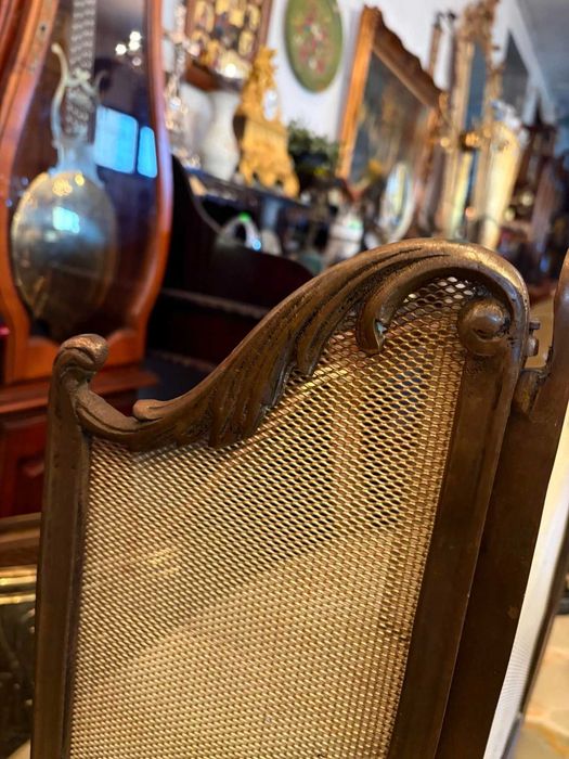 Paravan pentru șemineu din bronz.