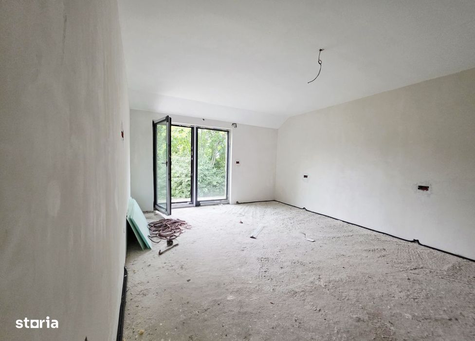 Casa cu garaj, 254 mp, teren 610 mp, zona Visan