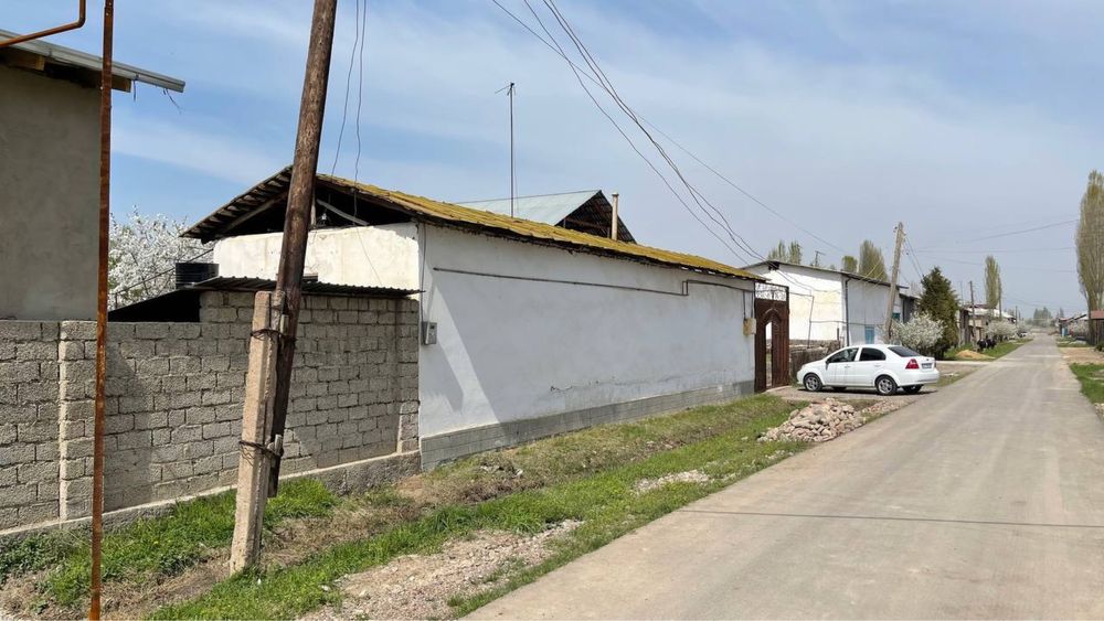 Hovli sotiladi Yuqori chirchiq yangibozor oq ovul maxallasi