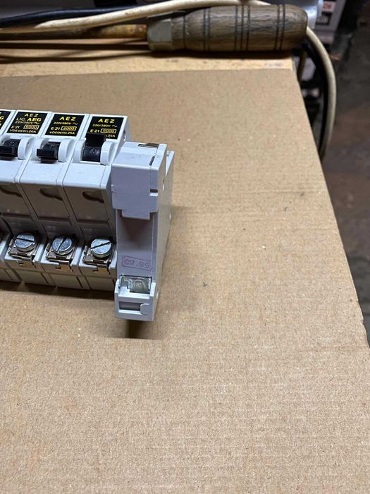 Чисто нови автоматични предпазители AEG 20/25/63 А