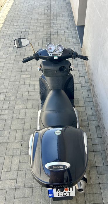 Vând sau schimb scuter Benelli Înmatriculat