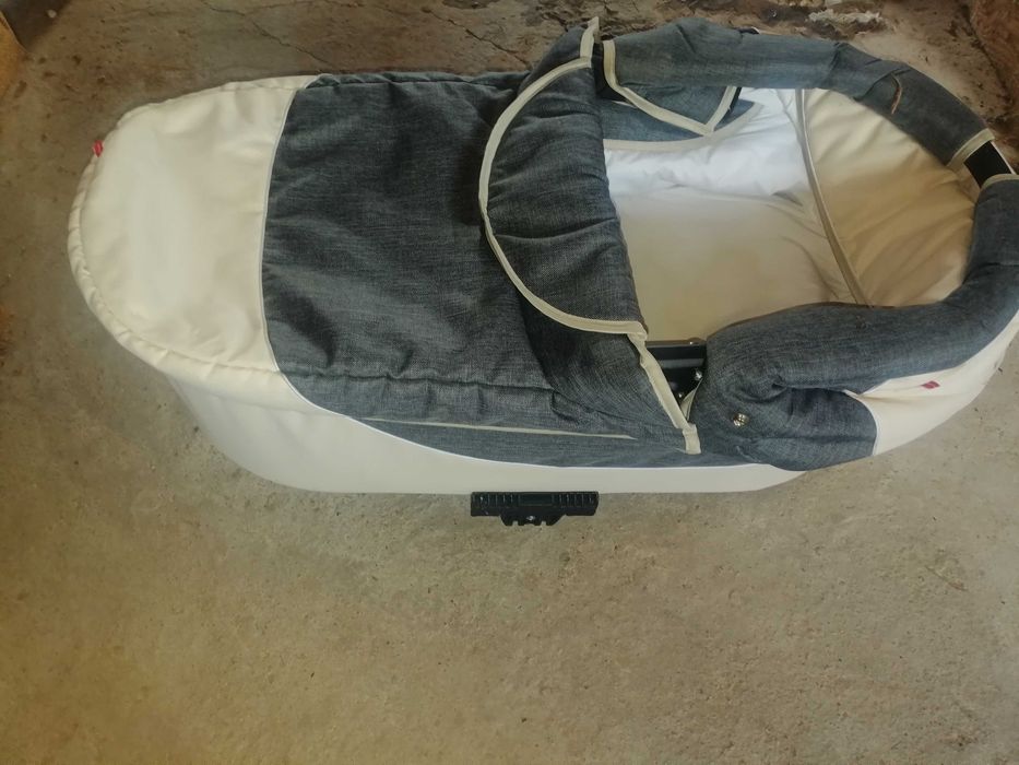 Детска количка, като нова е