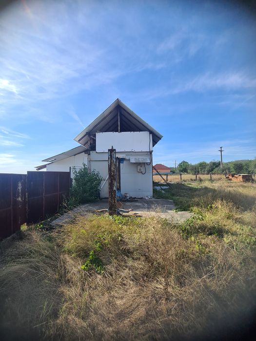 Vând teren intravilan 10000m2