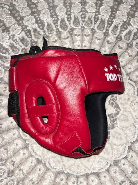 Боксерский  шлем