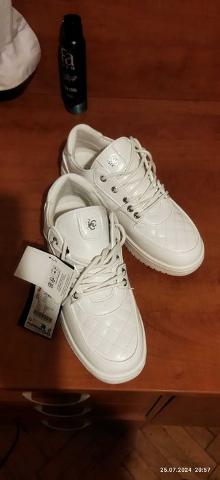 Кроссовки      новинки