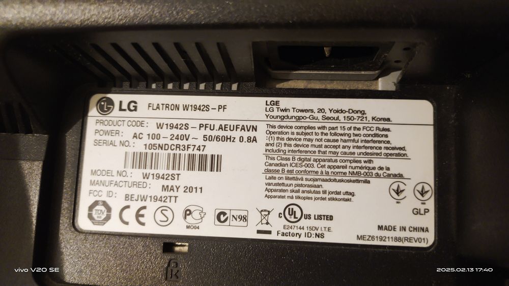 Монитор с 19-дюйм. экр., TN: LG Flatron W1942ST (2011), D-Sub, 2012 г.