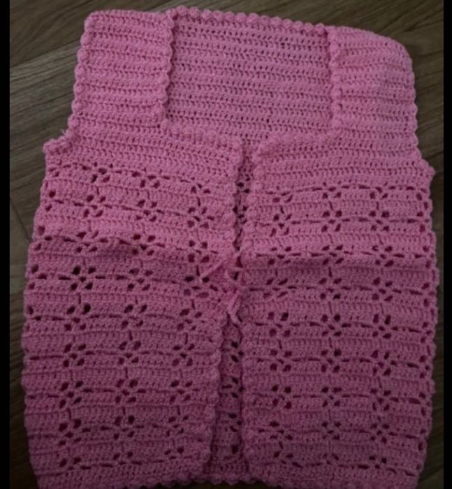 Бебешки плетени елеци и терлички