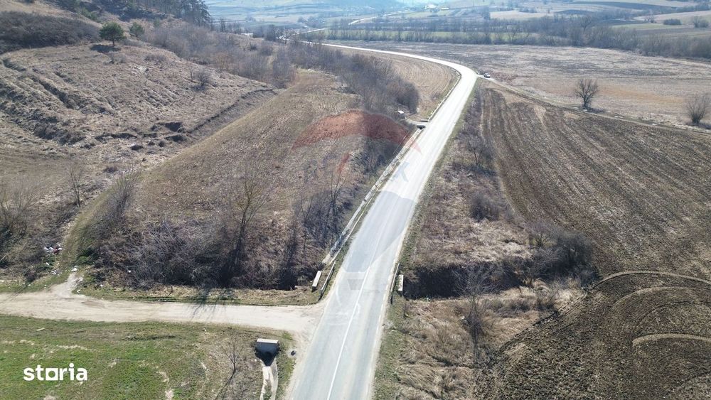 Teren extravilan 2.000 mp – cu acces direct la DN spre Moșna