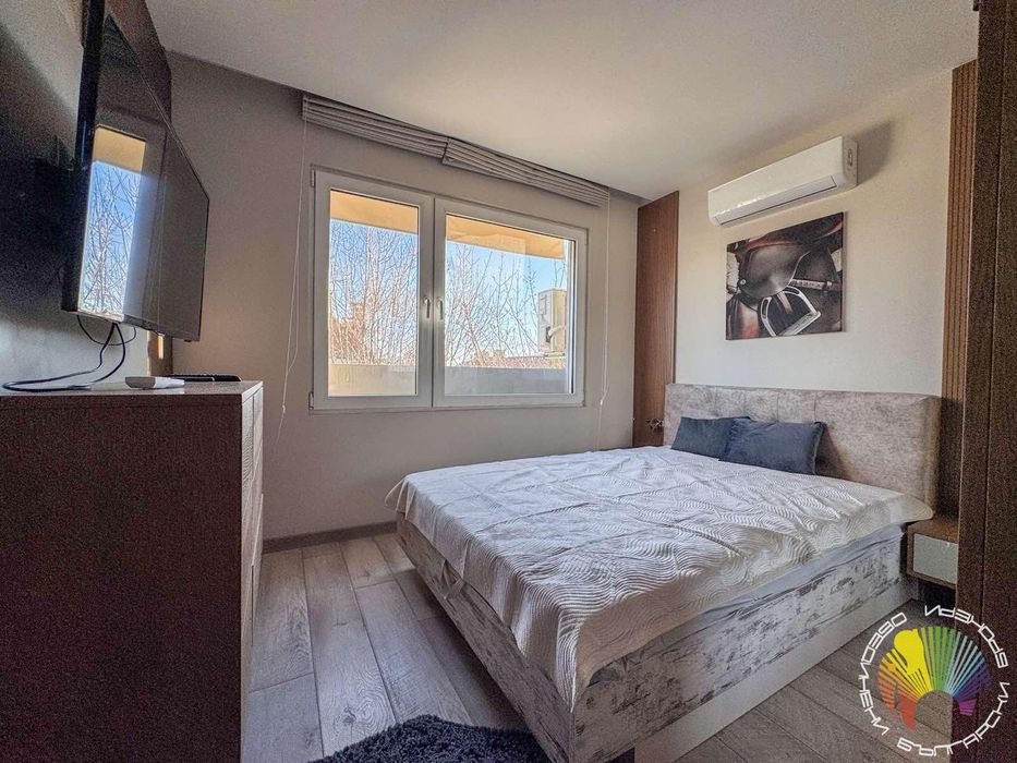 Дава се под наем Двустаен апартамент в Бургас, Център - 52 кв.м за 612 € - Снимка #13