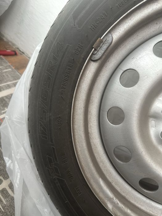 Продам комплект шин