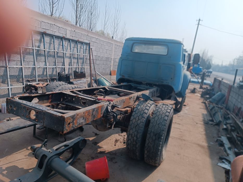 Zil Sotiladi. Furgon