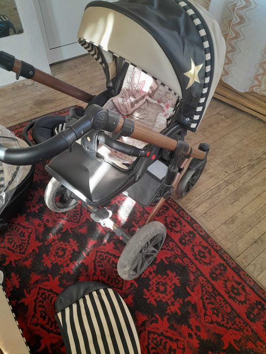 Бебешка количка три в едно
